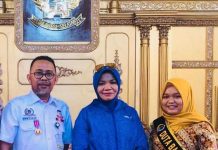 BAK: Bagi-bagi Nasi Bungkus, Istri Gubernur Bukan Pencitraan, Tapi Soal Hati