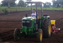 Tanam Jagung di Jenoponto, Presiden Jokowi Tegaskan Kebutuhan Nasional Bisa Dipenuhi Petani Lokal