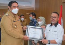 Moh. Hasan Kukuhkan Bunda Baca, Chaidir Syam Serahkan Penghargaan Literasi Maros
