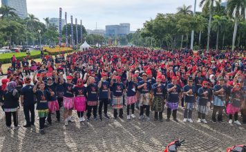 Lapangan Monas Jakarta Menjadi Saksi Kekompakan Warga KKSS Bersenam Alosi Ri Polo Dua