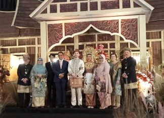Capres Anies Rasyid Baswedan di Perkawinan Suri Adlina ( Nona Bintang ) dengan Jack Harrison ( Omar Rowe ) Bernuansa Budaya Minang