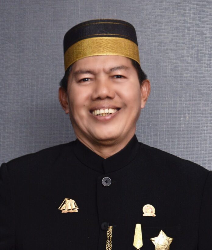 Ketua Umum KKSS Muchlis Patahna.