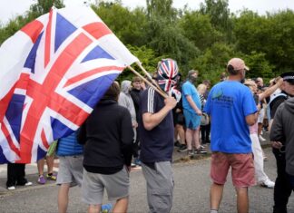 Anti Imigran dan Islamophobia di Inggris