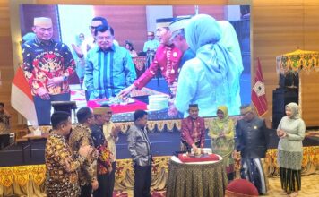 JK, Menteri dan Wamen Bersama Muchlis Patahna Rayakan HUT KKSS Ke 48