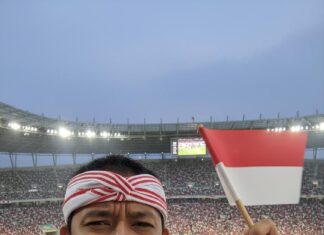 Lawan Brazil, Fans Panatik Timnas Indonesia di Pildun Getarkan Langit Qatar