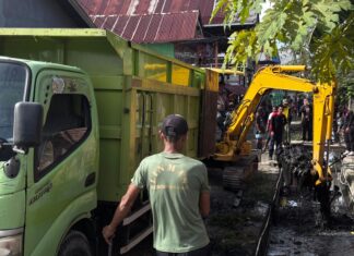 Pasca Banjir Campalagian, Pemerintah Kabupaten Polman Turun Serentak Bersihkan Drainase di Kenje dan Lapeo