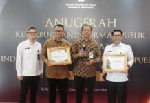 Transparansi Jadi Kunci, Kemenimipas Raih Dua Penghargaan dalam Anugerah Keterbukaan Informasi Publik