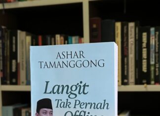 Ashar Tamanggong Menulis Sehelai Sutra dari Makkah