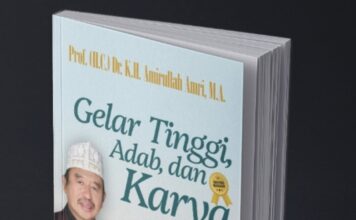Gelar Tinggi, Hampa Tanpa Adab dan Karya yang Membumi