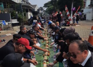 Nasi Ulam 81 Meter Pecahkan Rekor, Semarakkan HUT Panorama Serpong dan RI